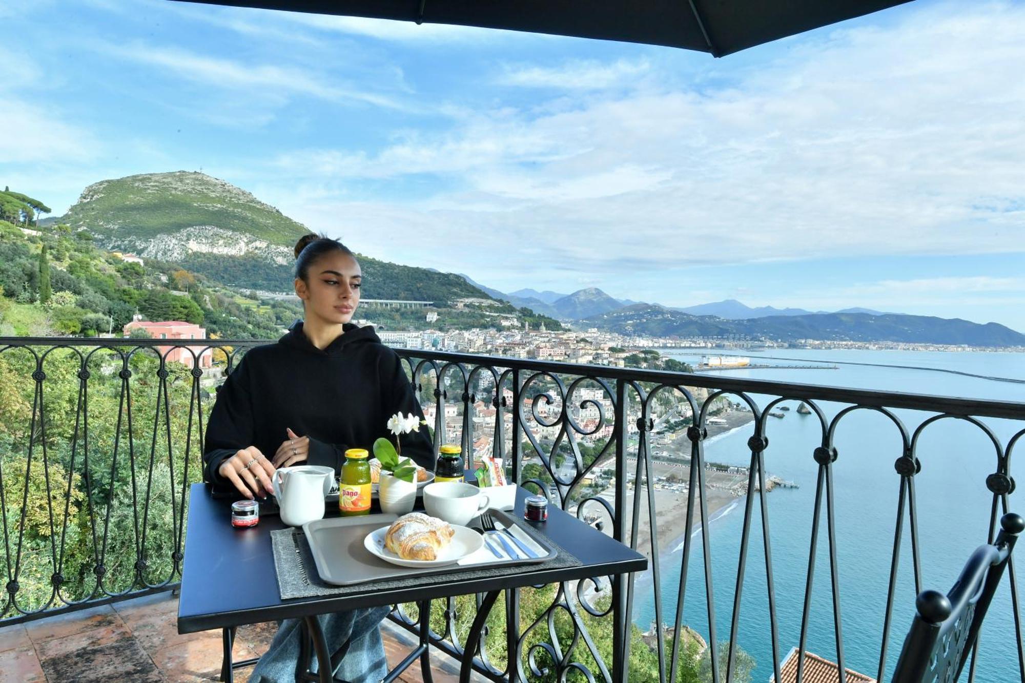 In Costa Relais & Luxury Suites Vietri Luaran gambar